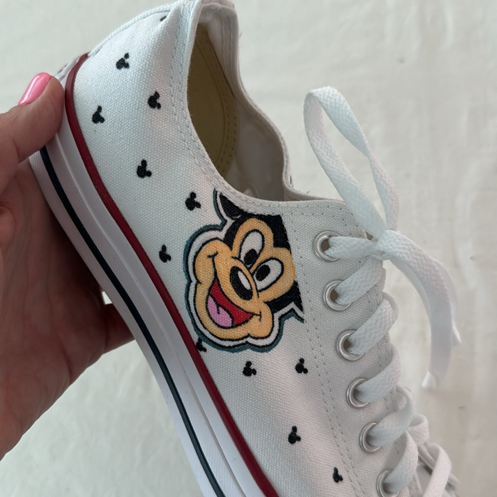 Converse-Disney - Picture 4 of 10